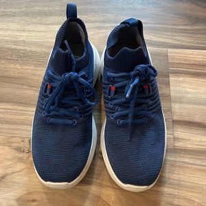 Little kids size 2 golf shoes